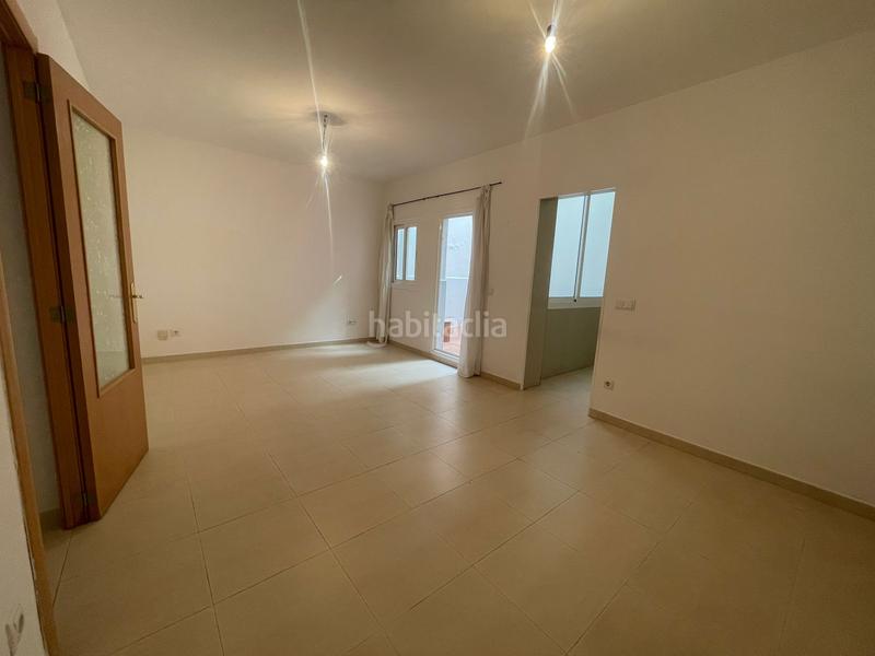 Foto 21631b42-9773-484f-af94-bc7b249be349. Planta baja gran oportunidad en el barrio de sant feliu, piso con terraza a pocos pasos del metro!!! en Hospitalet de Llobregat (L´)