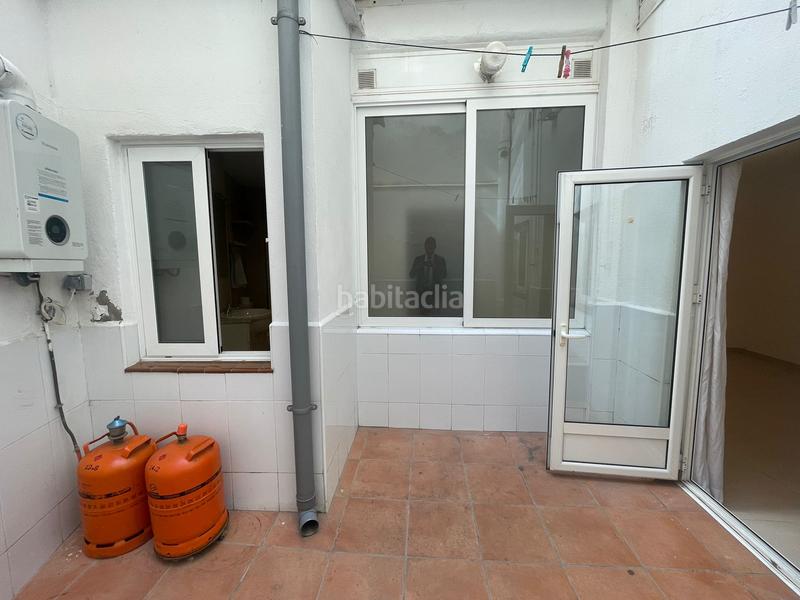 Foto 2985eb39-e721-41d8-aa1b-674df6ae139a. Planta baja gran oportunidad en el barrio de sant feliu, piso con terraza a pocos pasos del metro!!! en Hospitalet de Llobregat (L´)