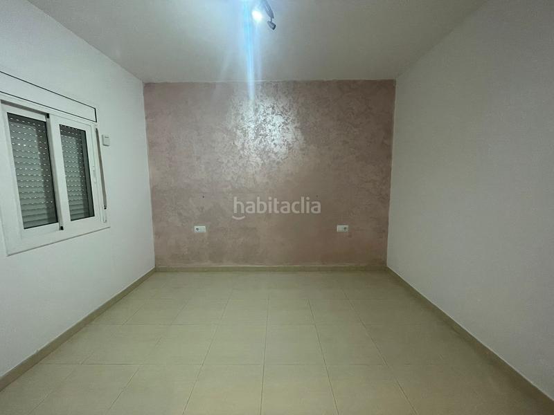 Foto c78e16ef-2b91-4712-8bb1-4660a0833f74. Planta baja gran oportunidad en el barrio de sant feliu, piso con terraza a pocos pasos del metro!!! en Hospitalet de Llobregat (L´)