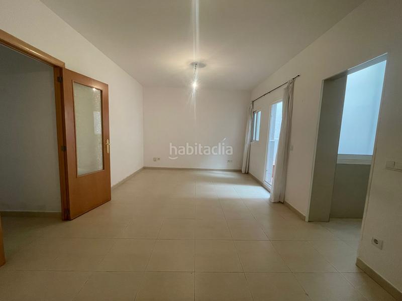 Foto cfcb627f-5087-4717-9792-9d07b3f6d4f9. Planta baja gran oportunidad en el barrio de sant feliu, piso con terraza a pocos pasos del metro!!! en Hospitalet de Llobregat (L´)