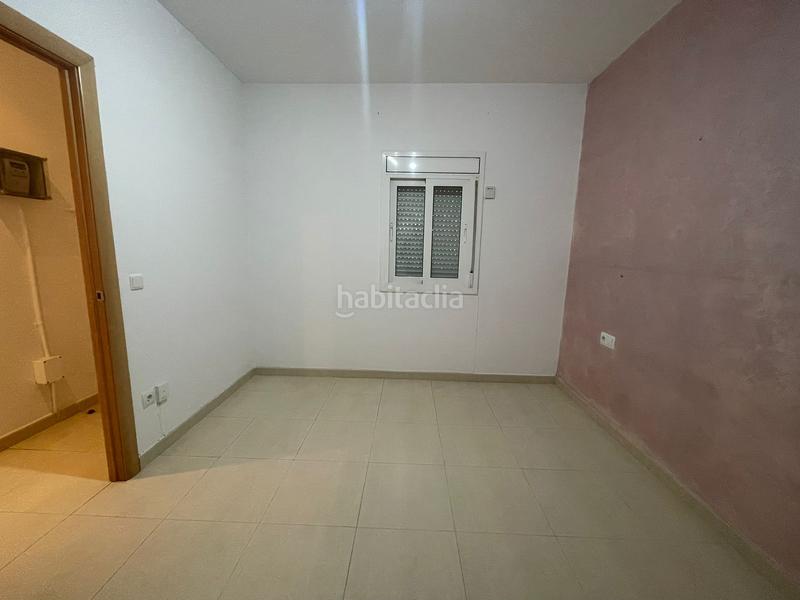 Foto f252bbac-e0fd-4c5a-91f2-40813c467436. Planta baja gran oportunidad en el barrio de sant feliu, piso con terraza a pocos pasos del metro!!! en Hospitalet de Llobregat (L´)