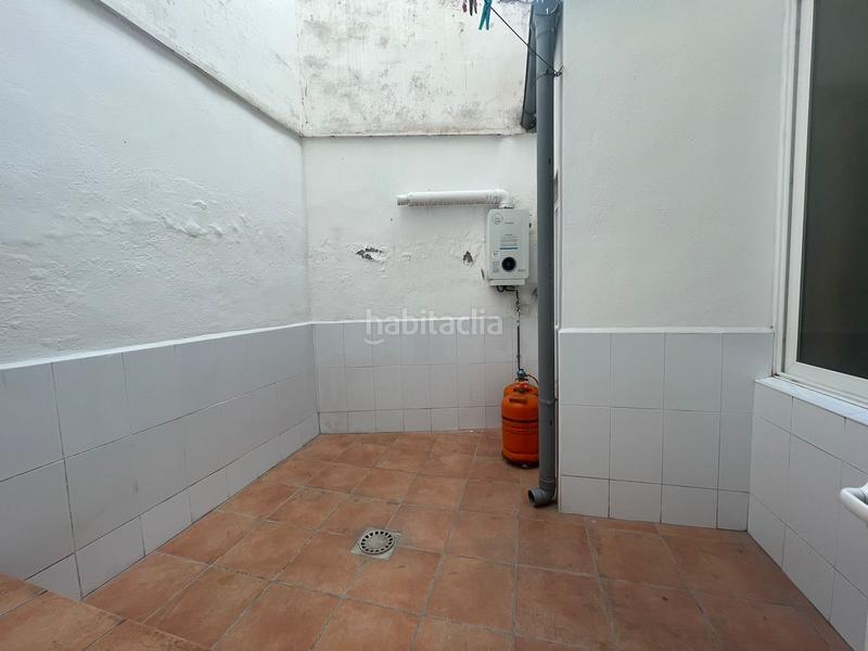 Foto f95a69e6-bfda-44a8-b45e-6c065696f027. Planta baja gran oportunidad en el barrio de sant feliu, piso con terraza a pocos pasos del metro!!! en Hospitalet de Llobregat (L´)