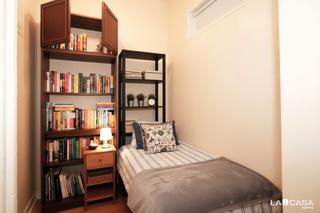 Appartamento in El Poble Sec - Parc de Montjuïc. Fantástica vivienda de 4 habitaciones, muy luminosa con ascensor