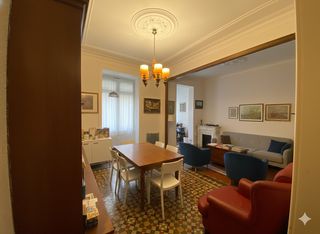 Etagenwohnung  Carrer de girona