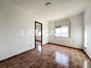 Pis a Lloreda. Gran en inmejorable zona de badalona!!!