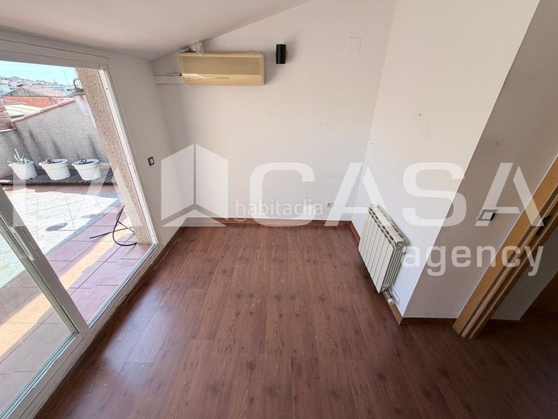 Foto a7fa502d-8c9d-49a9-9706-529892d8499b. Àtic amb calefacció aparcament a Can Rull Sabadell