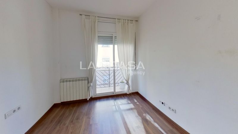 Foto c6a3c859-9893-4356-96f3-23df322ea64b. Àtic amb calefacció aparcament a Can Rull Sabadell