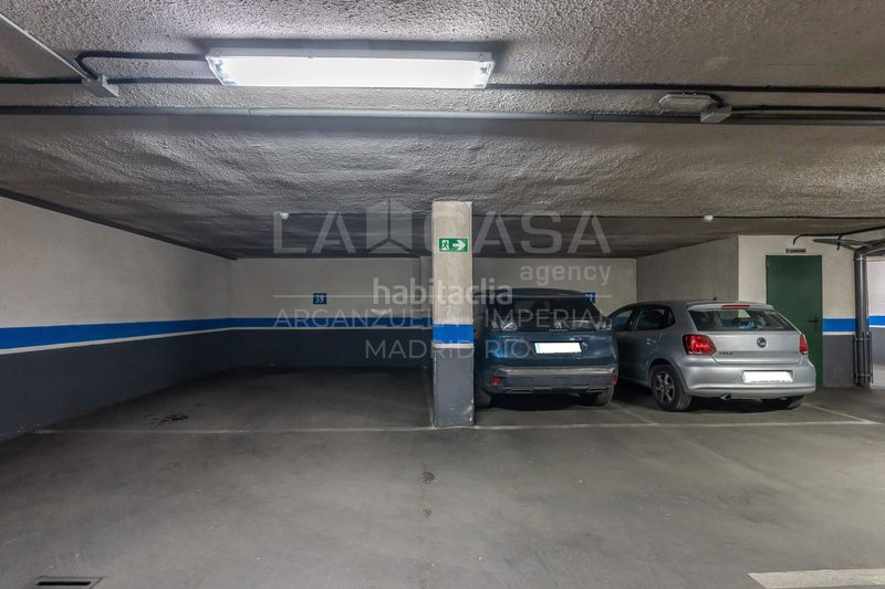 Foto de78b9a7-3e81-410d-b1b7-a9ae087cccb9. Àtic amb calefacció aparcament a Legazpi Madrid