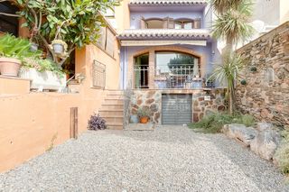 Casa aparellada a Sant Antoni de Vilamajor. Gran oportunidad en inmejorable zona!!!