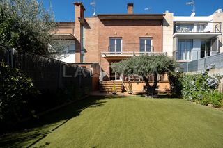 Casa adossada a Font Verda. Gran oportunidad en inmejorable zona!!!
