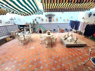 Appartement à Los Castillejos - La Trinidad. Amplio piso a escasos minutos del centro de málaga con patio pri