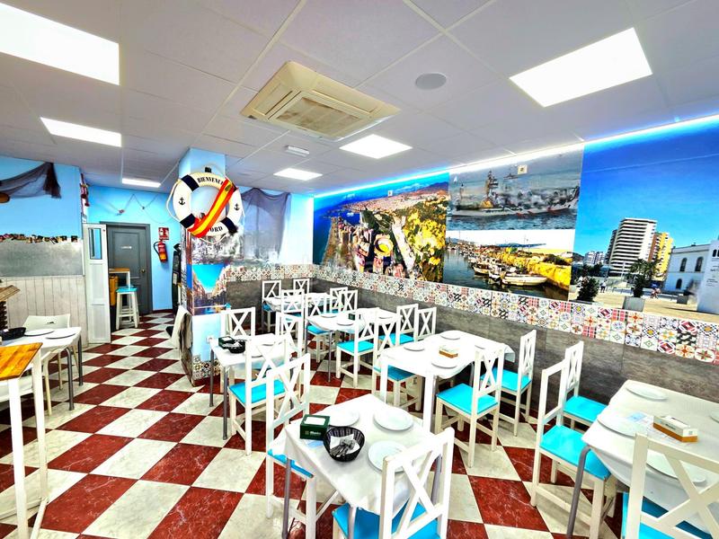 Foto 661051c5-3f89-4f8a-a0d1-561c41e862b4. Alquiler local comercial traspaso restaurante freiduría en colonia santa inés en Málaga