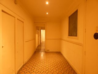 Alquiler Piso  Baixada de sant miquel. Piso grande de 8 habitaciones