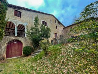Masia a Vall d´en Bas (La). Un rincón con alma en la vall den bas la pinya  masía con histor