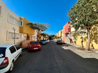 Xalet a Avenida alejandro del castillo 8