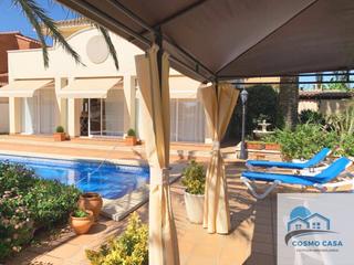 Chalet in Cambrils Mediterrani. Vive el lujo mediterráneo en este chalet de ensueño a solo 500 m