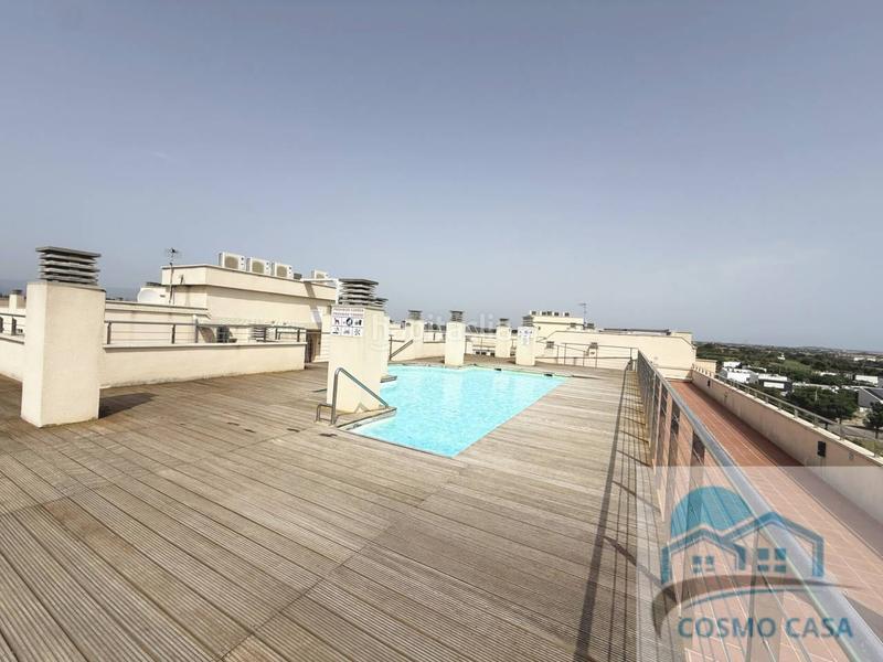 Foto 10e7537c-1884-4def-a503-d2b39e8b4aaf. Piso  con terraza soleada, piscina en ático y parking en pleno centro en Cambrils
