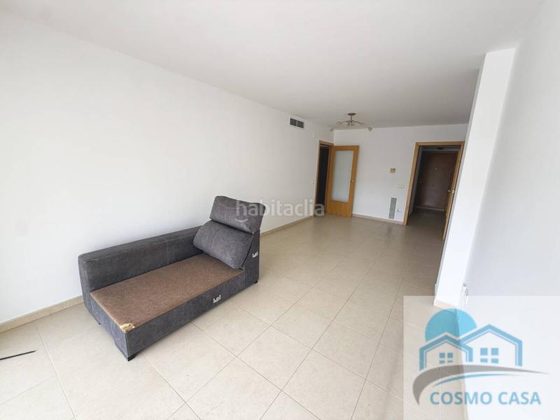 Foto 2d4b4100-e3f4-44ca-aa95-a409c6493869. Piso  con terraza soleada, piscina en ático y parking en pleno centro en Cambrils