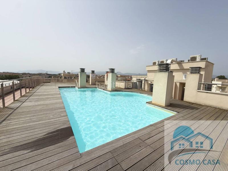Foto fc10b890-a1fa-4223-a567-d01c9432c5bd. Piso  con terraza soleada, piscina en ático y parking en pleno centro en Cambrils