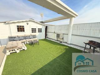Pis a La Pineda. Áticodúplex con terraza de 48 m, barbacoa y vistas al mar en la