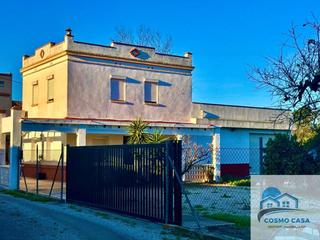 Chalet à Urbanitzacions. Encantador chalet unifamiliar con terreno y pozo propio en torto