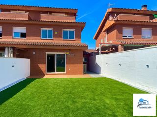 Casa adossada a Migjorn. Venta de chalet adosado en reus, zona migjorn
