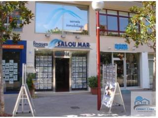 Business premise in Platja de Ponent. Local comercial, esquina calle barcelona