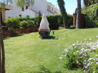 Maison à Vallpineda - Rocamar. Chalet independiente en vallpineda