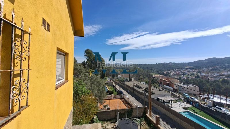 Foto 9d11fb2a-fa46-4dc5-b70d-076b8f57fb4f. Casa amb calefacció aparcament a Canyelles