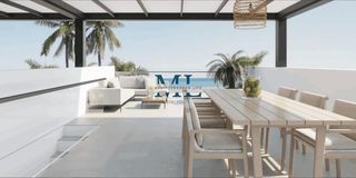 Semi detached house in Vandellòs i l´Hospitalet de l´Infant. Chalet adosado frente al mar