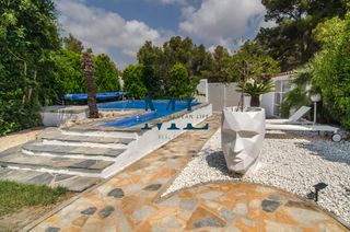 Casa en Mas d´En Serra - Els Cards. Chalet independiente con jardin y piscina en mas den serra