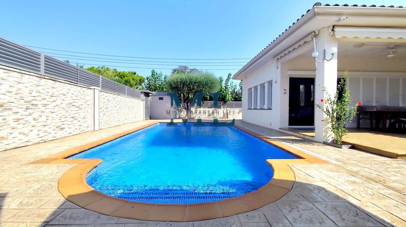 Foto 9cf7274f-14e2-48d5-baf6-024e21929bae. Casa amb calefacció aparcament piscina a Roda de Barà