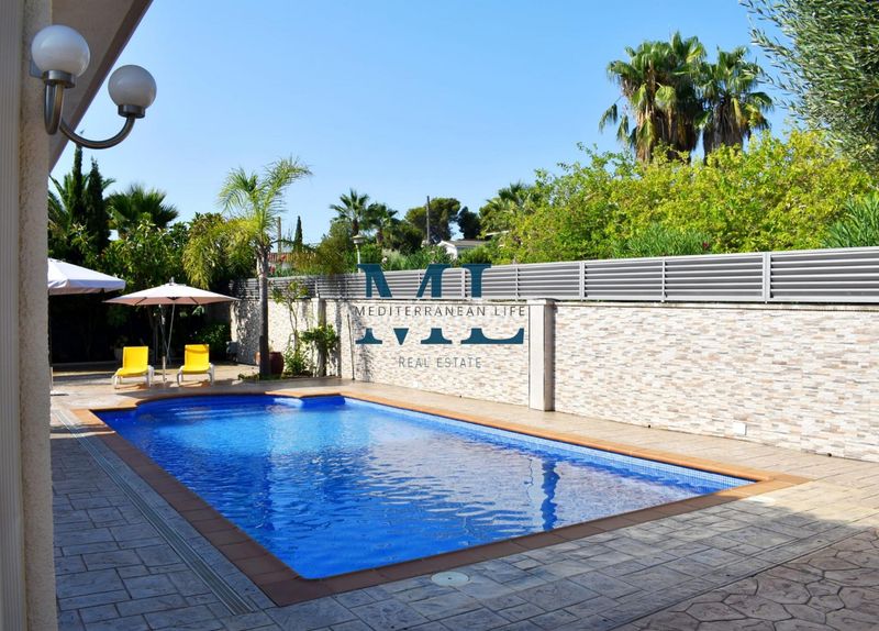 Foto af562120-f4a7-4d35-a839-f3a04029e2af. Casa amb calefacció aparcament piscina a Roda de Barà