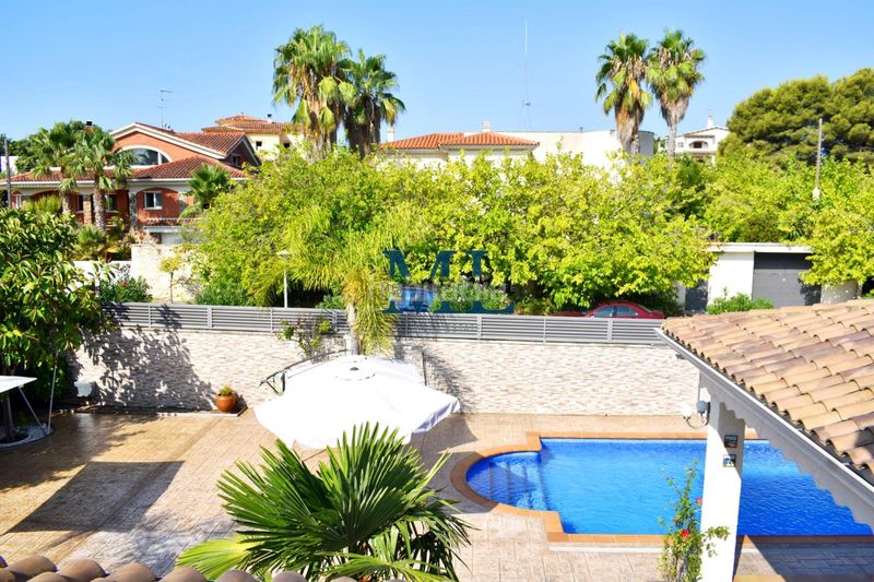 Foto f10f5d51-a774-4e83-a2b4-db8c5534ebfc. Casa amb calefacció aparcament piscina a Roda de Barà