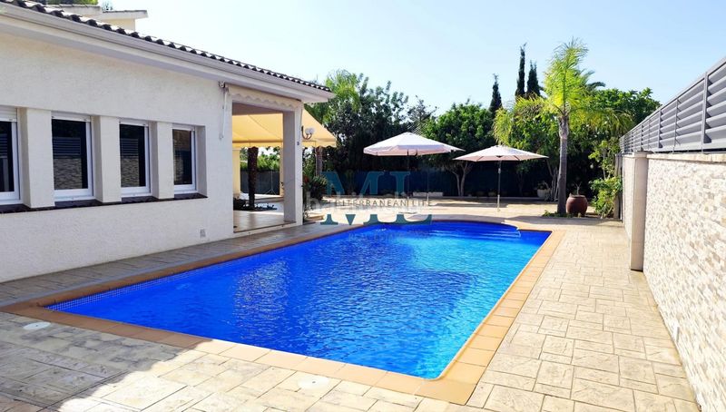 Foto f4f9f93b-d8df-4df8-9da2-45828bbef688. Casa amb calefacció aparcament piscina a Roda de Barà