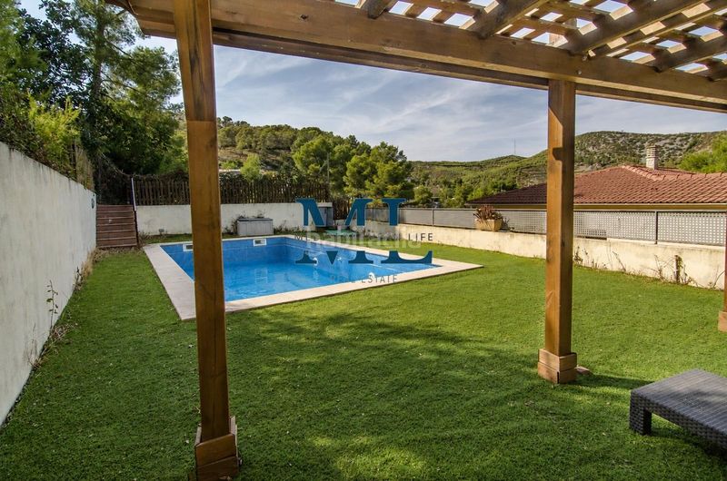 Foto f129bc0d-3b75-474d-bfc4-4401bee0ee40. Casa amb calefacció aparcament piscina a Olivella