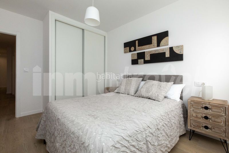 Foto 41637b14-e04c-4fa1-934c-cda254039b70. Alquiler piso en rua areal 22 piso de verano de 4 dormitorios al lado de la playa en portonovo en Sanxenxo
