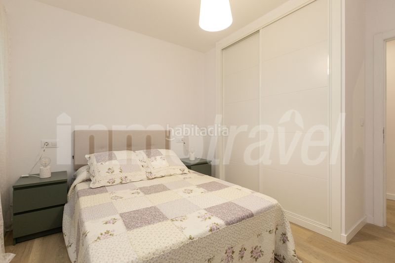 Foto 51a3c0ce-ad58-4426-907f-2d9ac49eb6a3. Alquiler piso en rua areal 22 piso de verano de 4 dormitorios al lado de la playa en portonovo en Sanxenxo