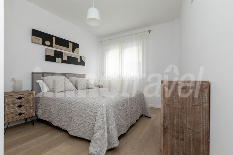 Foto 742ec757-6159-4d5f-a639-0c4780e4a73c. Alquiler piso en rua areal 22 piso de verano de 4 dormitorios al lado de la playa en portonovo en Sanxenxo