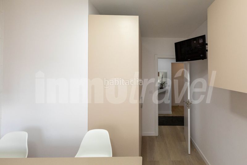 Foto ac05ba1f-142a-464b-932b-a7f3c43b1417. Alquiler piso en rua areal 22 piso de verano de 4 dormitorios al lado de la playa en portonovo en Sanxenxo