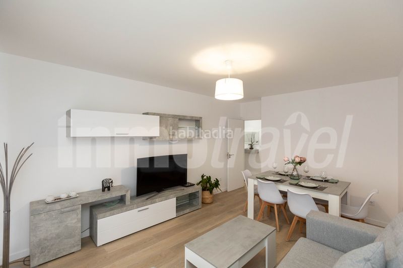 Foto ccd198bc-0da2-4d7d-8b74-f6e03fcf297a. Alquiler piso en rua areal 22 piso de verano de 4 dormitorios al lado de la playa en portonovo en Sanxenxo