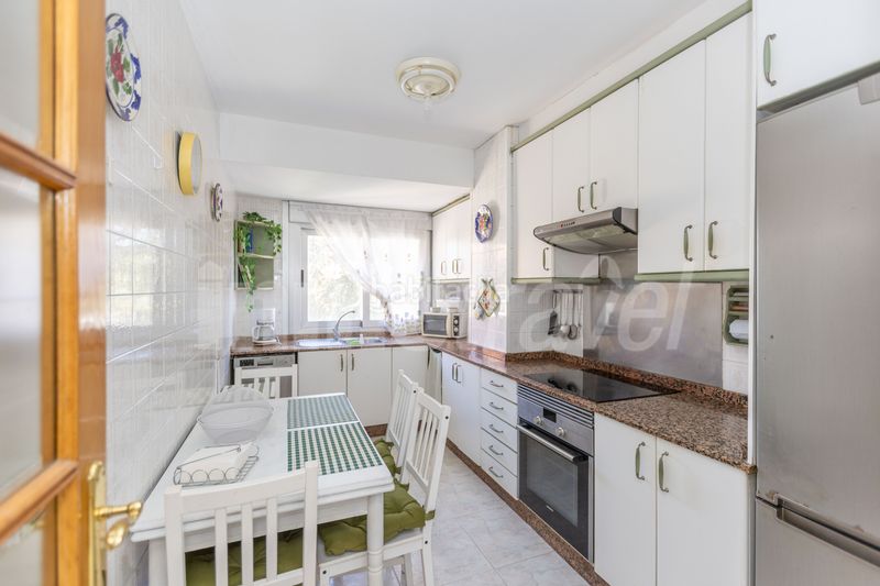 Foto b974b8eb-f594-4c6e-bd80-eedb60c4899e. Pis amb calefacció a Adina - Portonovo Sanxenxo