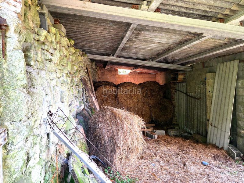 Foto 48393303-1ba9-4cc3-be5c-b7e36d21be6e. Masia a lugar o busto 23 a Meis