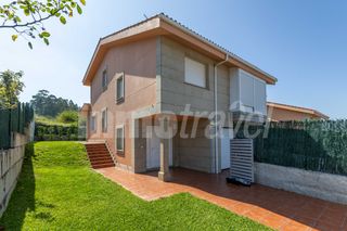 Chalet  Rua nantes 5. Fantástico chalet independiente en urbanizacion con piscina en n