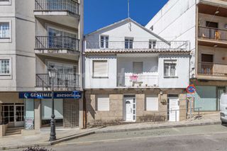 Semi detached house  Rua areal 19. Casa completa para hasta 3 apartamentos en portonovo centro