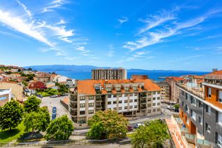 Attique à Rúa ricardo santos 2. Impresionante ático con 2 terrazas y vistas al mar en sanxenxo