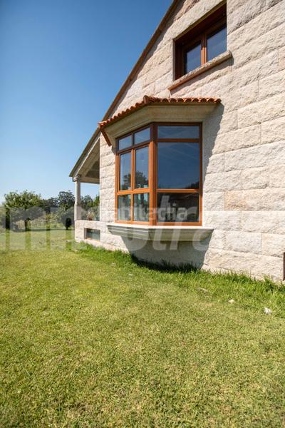 Foto 614ccac9-d808-4143-9954-b9848f10e0fd. Chalet casa de piedra en construcción en o casal - Nantes - en Sanxenxo