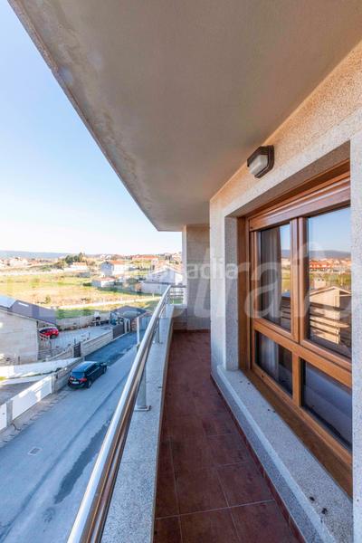 Foto 166d7773-7365-4835-9c1d-00f7978d0df3. Apartament a po-550 3-a a Noalla Sanxenxo