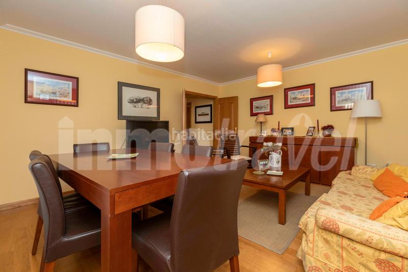 Foto 48ac94ff-7dcf-4c2c-9b00-1c331567bfe0. Apartament a po-550 3-a a Noalla Sanxenxo