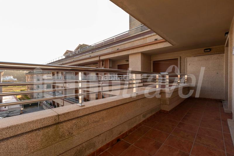 Foto 84847a29-abf6-4ee3-971d-e2299ebb20e0. Apartament a po-550 3-a a Noalla Sanxenxo